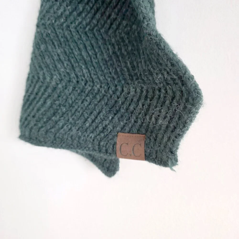 C.C. Knit Scarf Dark Green Zigzag Ric Rac Ripple Edge Long Winter Wrap